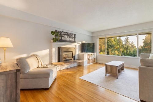 1438 Mcnair Drive, North Vancouver, BC 