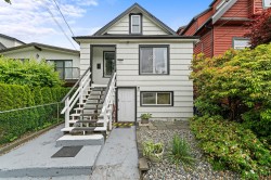 266 32nd Avenue E Vancouver, BC V5V 2Y3