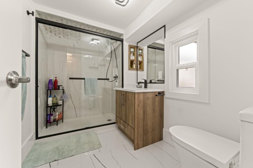 266 32Nd Avenue E, Vancouver, BC 