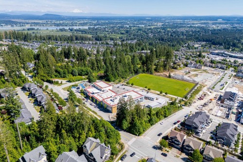 10-3400 Devonshire Avenue, Coquitlam, BC 