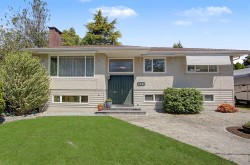 6541 Grant Street Burnaby, BC V5B 2K9
