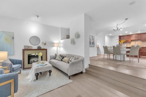 164 13Th Street W, North Vancouver, BC 