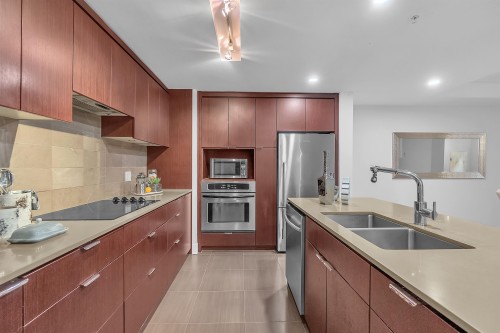 164 13Th Street W, North Vancouver, BC 