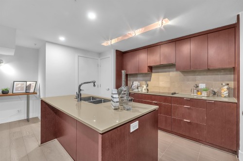 164 13Th Street W, North Vancouver, BC 