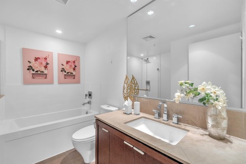 164 13Th Street W, North Vancouver, BC 