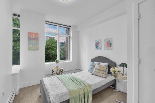 164 13Th Street W, North Vancouver, BC 