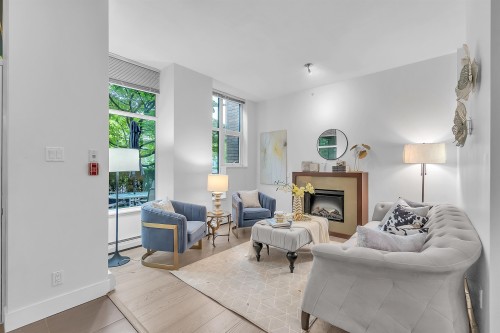 164 13Th Street W, North Vancouver, BC 