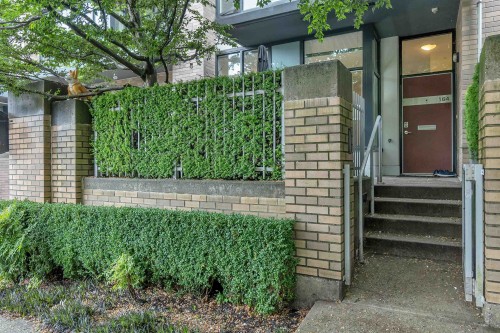 164 13Th Street W, North Vancouver, BC 