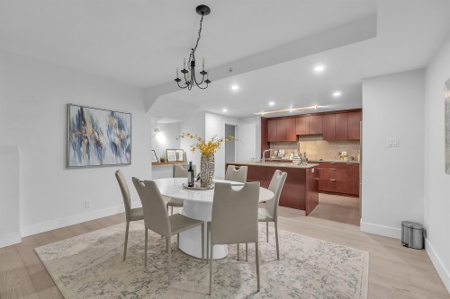 164 13Th Street W, North Vancouver, BC 