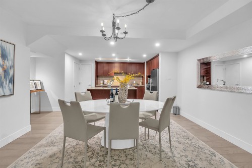 164 13Th Street W, North Vancouver, BC 