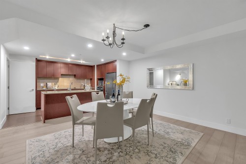 164 13Th Street W, North Vancouver, BC 