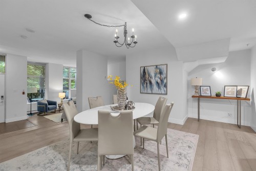164 13Th Street W, North Vancouver, BC 
