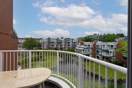 1596 Island Park Walk, Vancouver, BC 