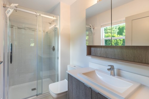 5714 Trail Avenue, Sechelt, BC - Indoor Photo Showing Bathroom