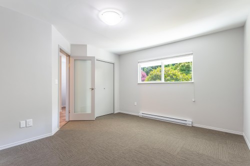 5714 Trail Avenue, Sechelt, BC - Indoor Photo Showing Other Room