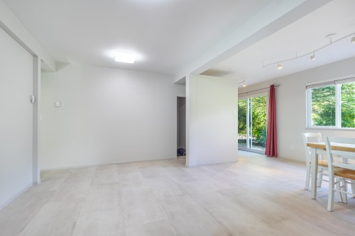 5714 Trail Avenue, Sechelt, BC - Indoor