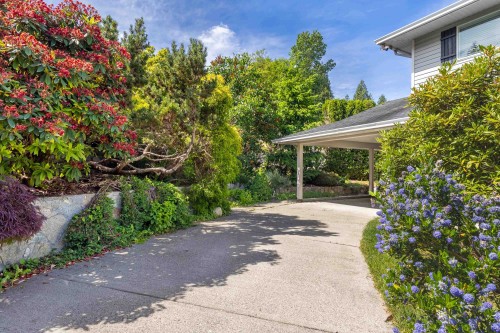 5714 Trail Avenue, Sechelt, BC - Outdoor