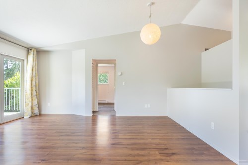 5714 Trail Avenue, Sechelt, BC - Indoor Photo Showing Other Room