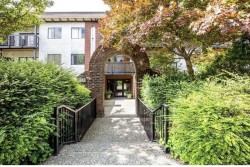 203-211 3rd Street WNorth Vancouver, BC V7M 1E9