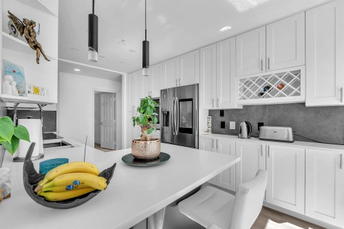 8-2425 Edgemont Boulevard, North Vancouver, BC 