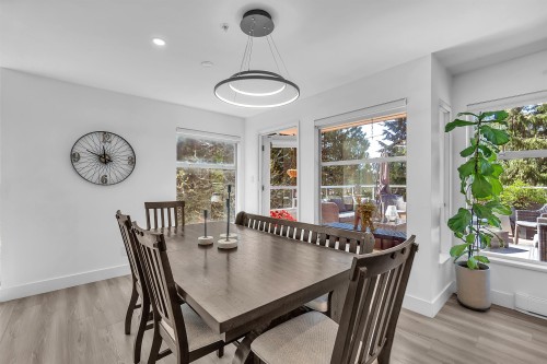 8-2425 Edgemont Boulevard, North Vancouver, BC 