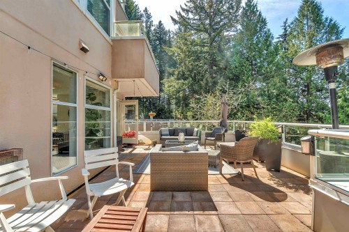 8-2425 Edgemont Boulevard, North Vancouver, BC 