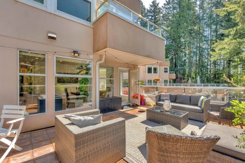 8-2425 Edgemont Boulevard, North Vancouver, BC 