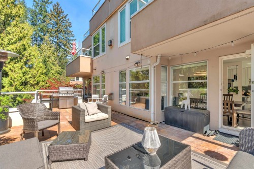 8-2425 Edgemont Boulevard, North Vancouver, BC 