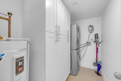 8-2425 Edgemont Boulevard, North Vancouver, BC 