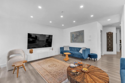 8-2425 Edgemont Boulevard, North Vancouver, BC 