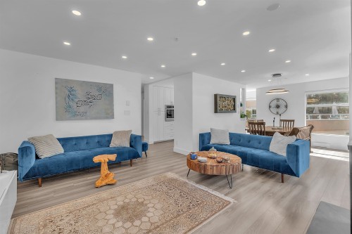 8-2425 Edgemont Boulevard, North Vancouver, BC 