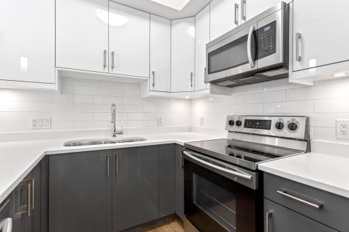 12-4033 Dominion Street, Burnaby, BC 