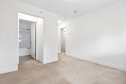 12-4033 Dominion Street, Burnaby, BC 