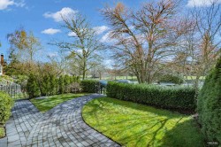 4217 16th Avenue W Vancouver, BC V6R 3E5