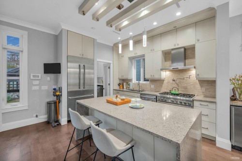 4217 16Th Avenue W, Vancouver, BC 