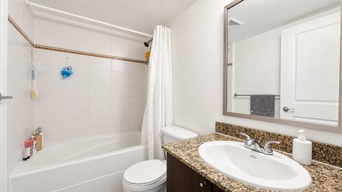 207-9262 University Crescent, Burnaby, BC 