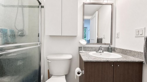 207-9262 University Crescent, Burnaby, BC 