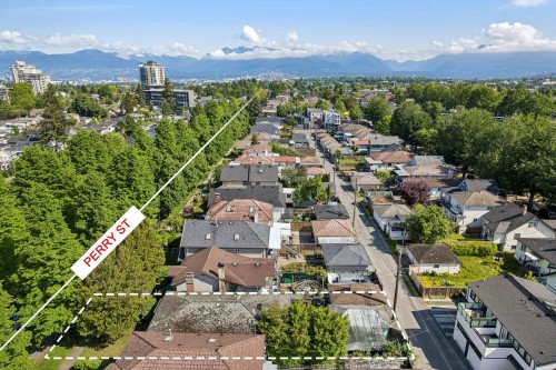 4420 Perry Street, Vancouver, BC 