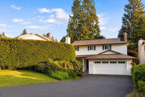 697 Braemar Road E North Vancouver, BC V7N 4G1