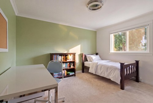 697 Braemar Road E, North Vancouver, BC 