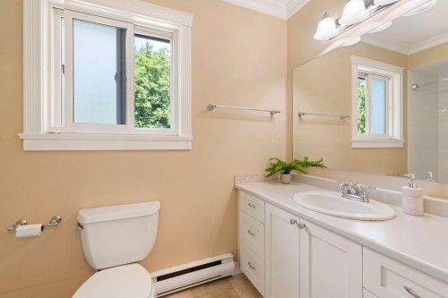 697 Braemar Road E, North Vancouver, BC 