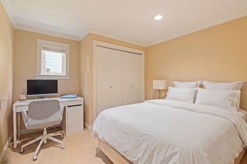 697 Braemar Road E, North Vancouver, BC 