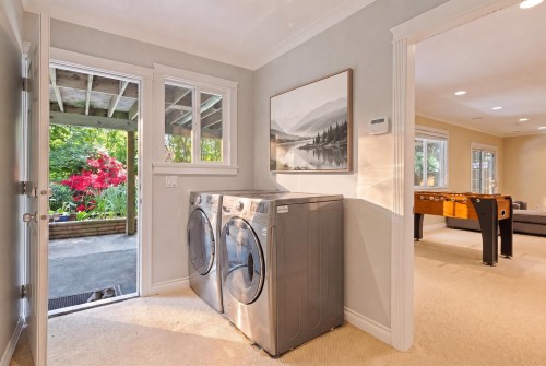 697 Braemar Road E, North Vancouver, BC 
