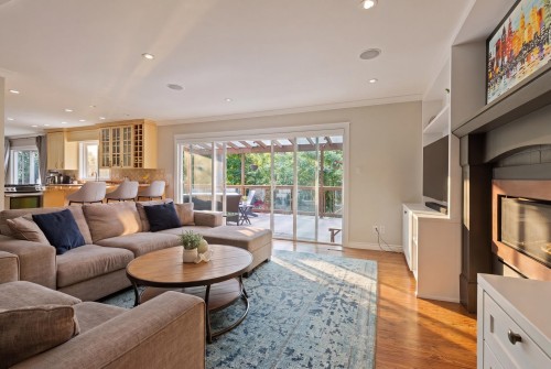 697 Braemar Road E, North Vancouver, BC 