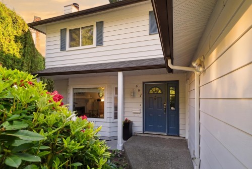 697 Braemar Road E, North Vancouver, BC 