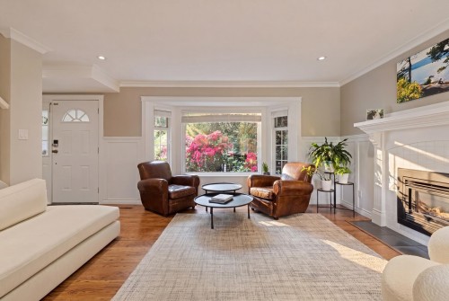697 Braemar Road E, North Vancouver, BC 
