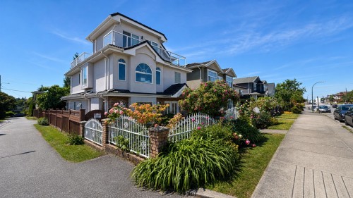 2776 Georgia Street E, Vancouver, BC 