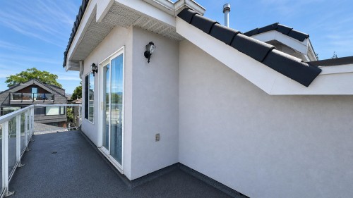 2776 Georgia Street E, Vancouver, BC 