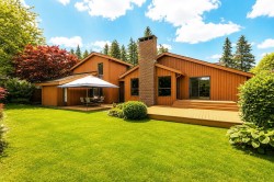 588 Hillcrest Street  Coquitlam, BC V3J 6N8