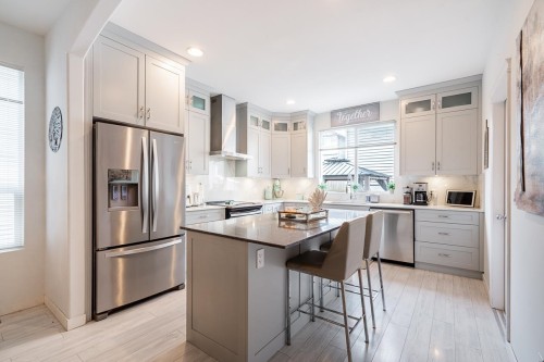 24365 102a Avenue  Maple Ridge, BC V2W 2E3
